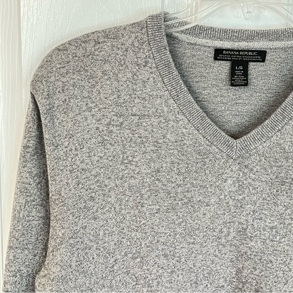 Banana Republic Men's Pima Cotton Cashmere V-Neck Grey Sweater Large Minimalist - Picture 3 of 8